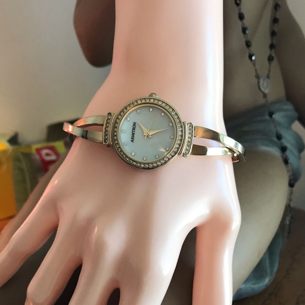 ✔️Armitron Ladies Watch 🌹 - Picture 3 of 9